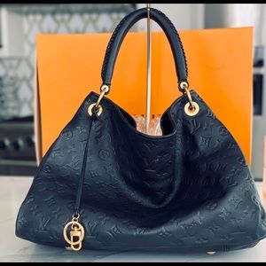 Louis Vuitton Artsy MM